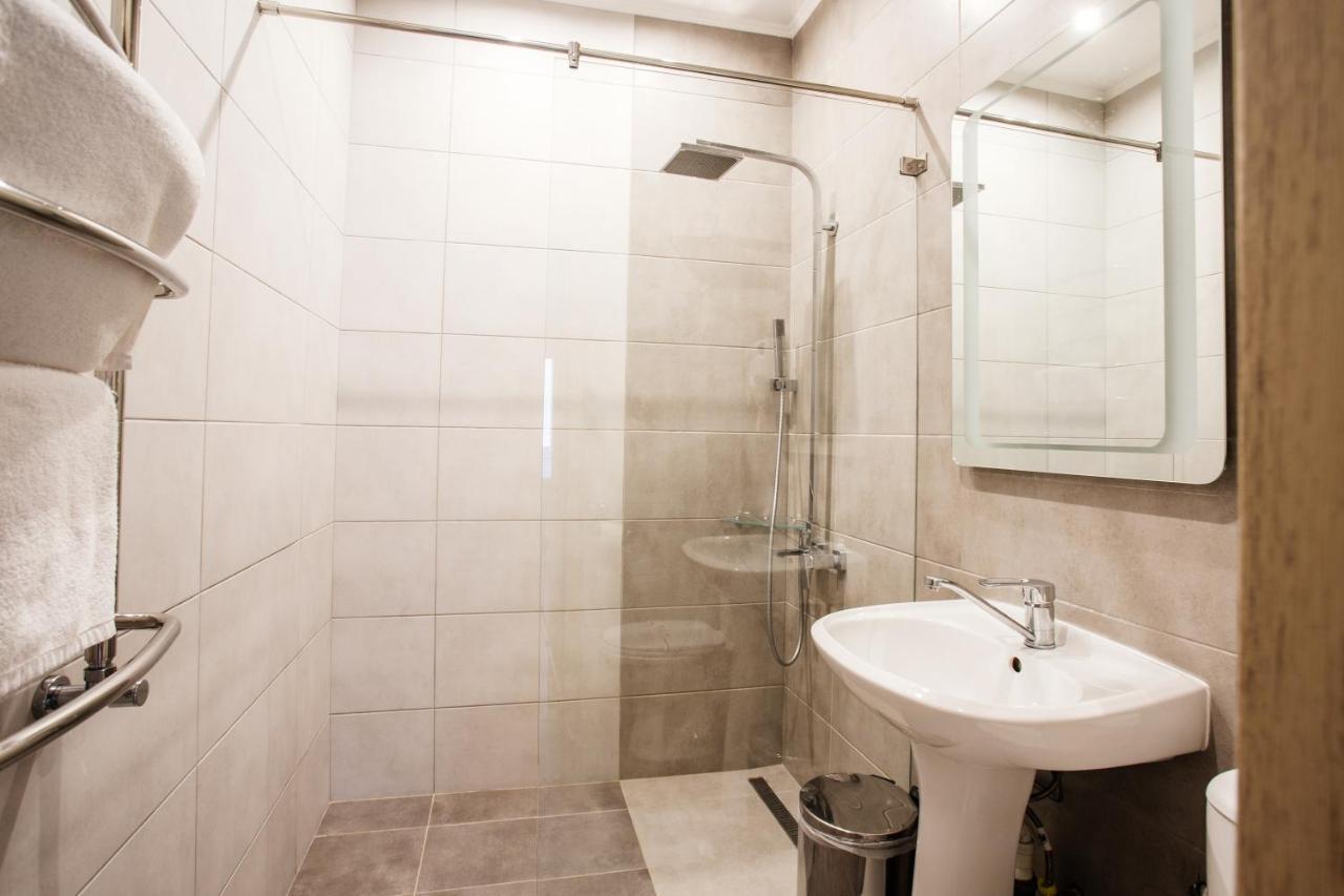 Discovery Hotel ลวีฟ ภายนอก รูปภาพ
